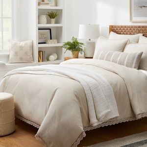 King Lace Border Cotton Slub Duvet &
Sham Set White